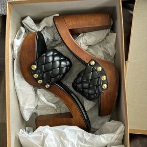 Steve Madden Size 7 black platform Slide Mule sandal